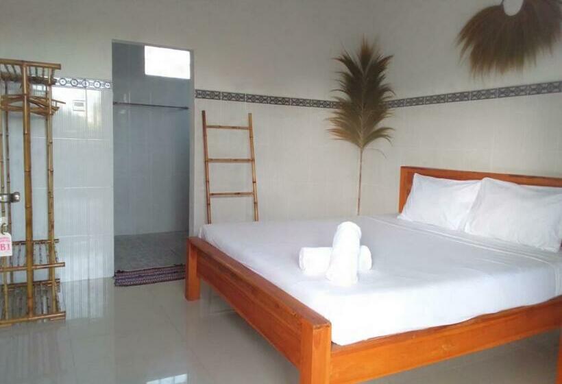 پانسیون Mandira Surf Stay By Sila Dharma