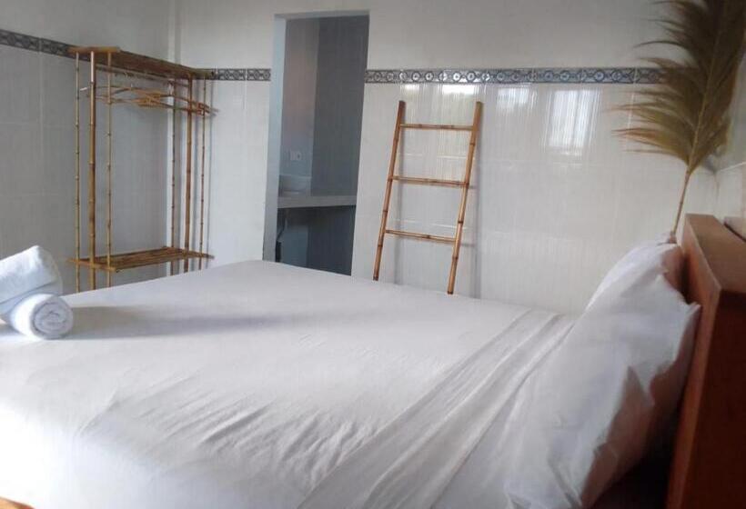 پانسیون Mandira Surf Stay By Sila Dharma