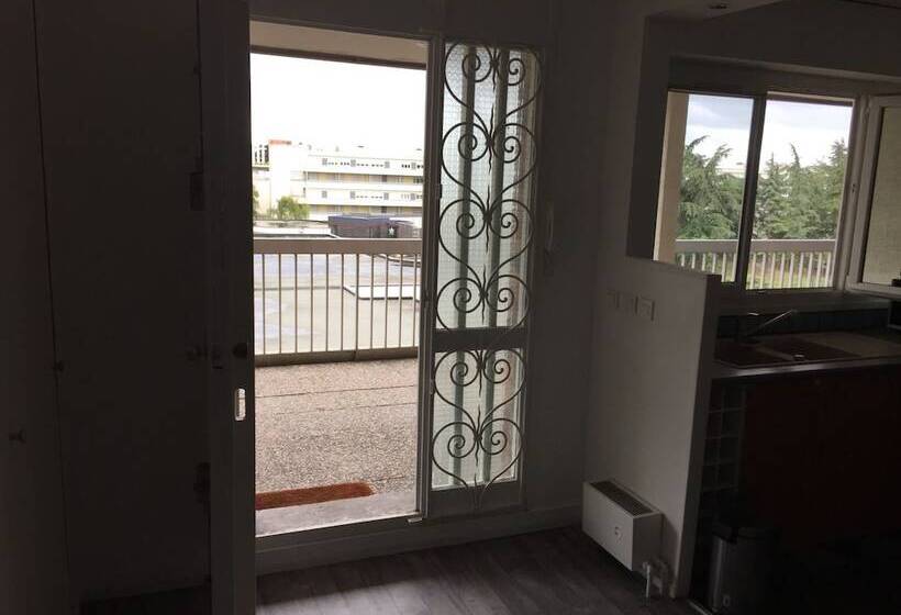 پانسیون Home Peace Hôte Three