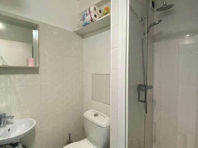 پانسیون Home Peace Hôte Three