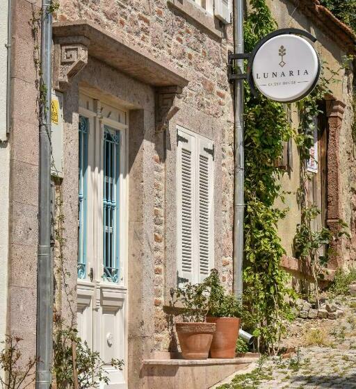 پانسیون Lunaria Guest House