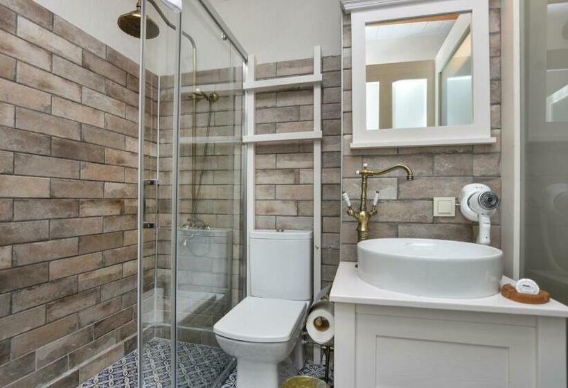 پانسیون Lunaria Guest House