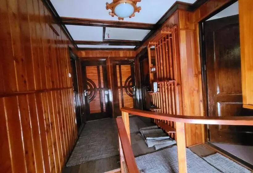 Rustic Hostel Vidra