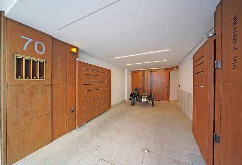 Una Finestra Vista Lago