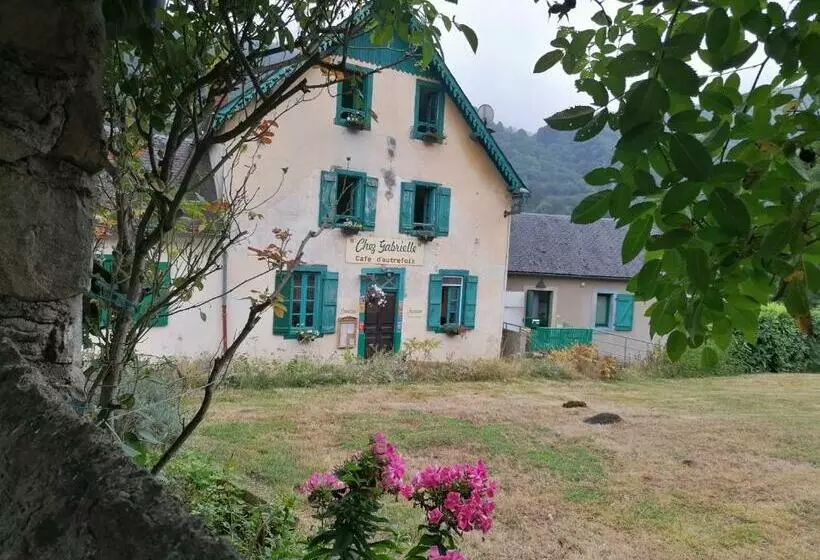 Auberge Chez Gabrielle   Vallée De Lesponne