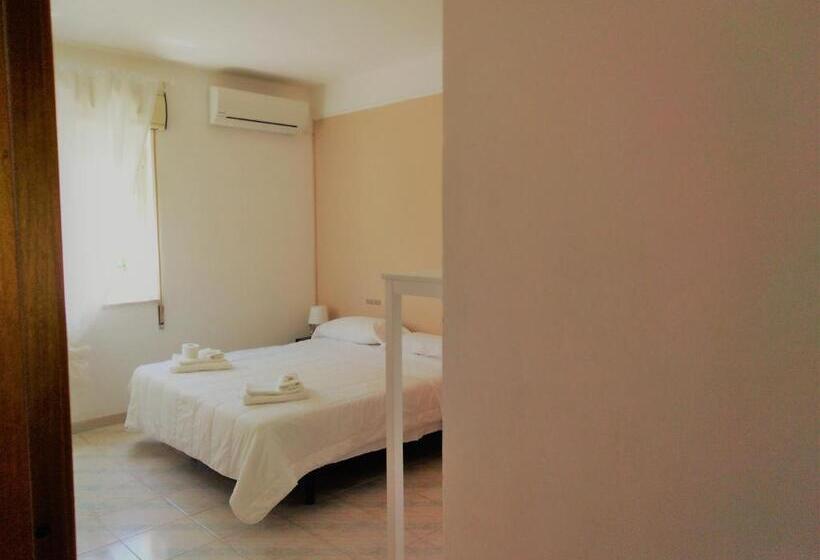 Отель Noto Marina Beach