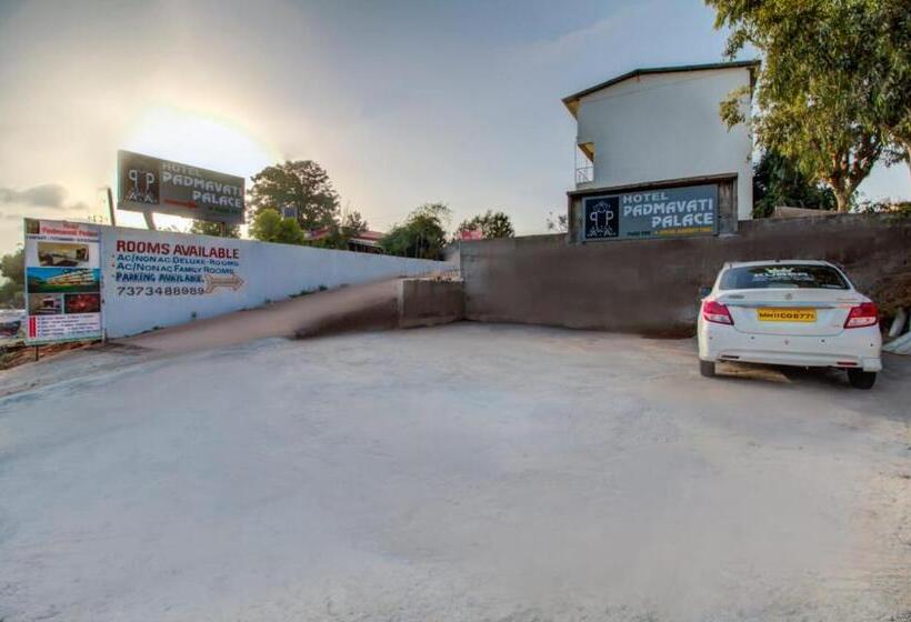 هتل Padmavati Palace