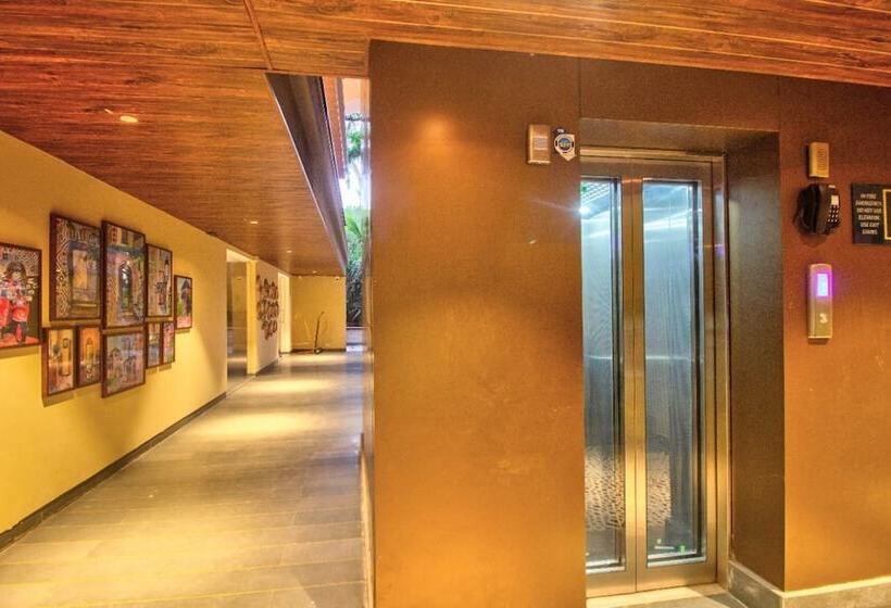 Отель Twin Fountains By Baywatch Express