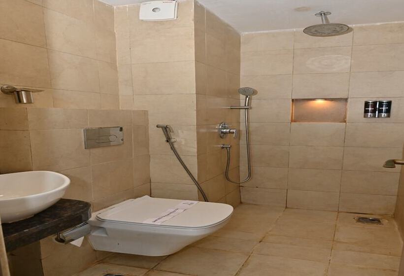 Отель Twin Fountains By Baywatch Express