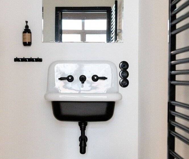 هتل Espace 43 Les 7 Chambres