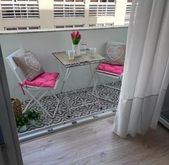 Teodósio   Ar Condicionado Perto Praias   Zona Central