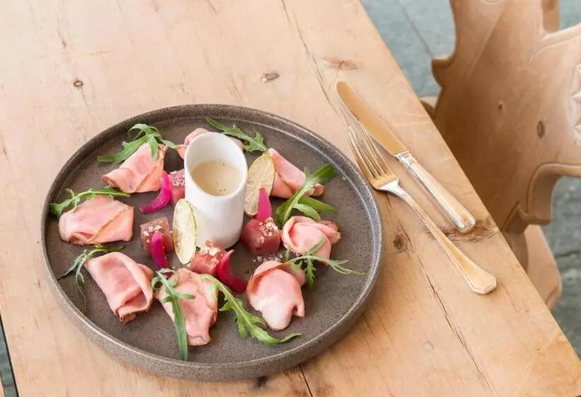 Historic Hotel Crusch Alva