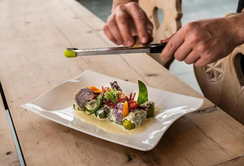 Historic Hotel Crusch Alva