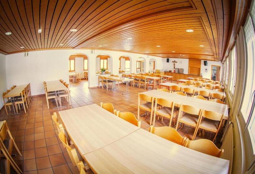 酒店 & Bildungshaus St. Jodern