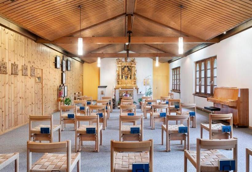 酒店 & Bildungshaus St. Jodern