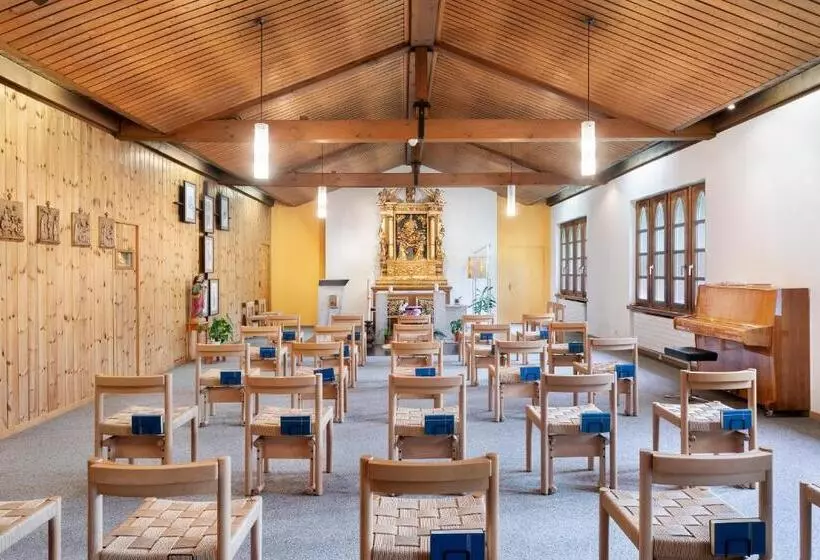 酒店 & Bildungshaus St. Jodern