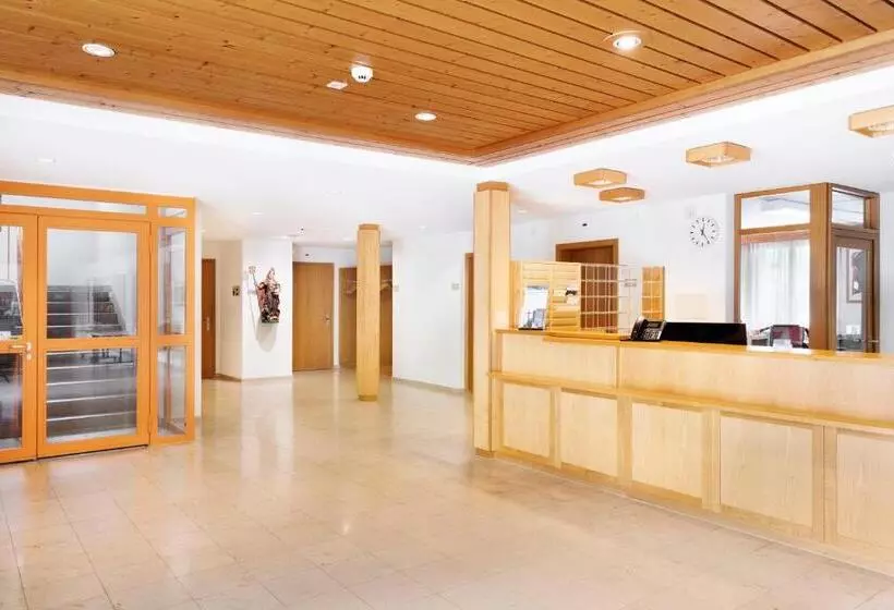 酒店 & Bildungshaus St. Jodern