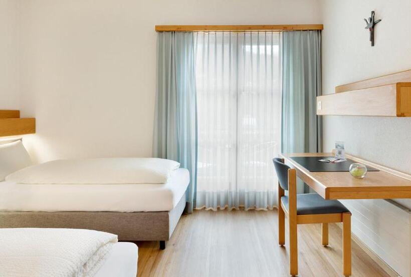 酒店 & Bildungshaus St. Jodern