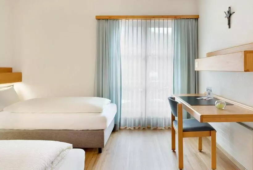 酒店 & Bildungshaus St. Jodern