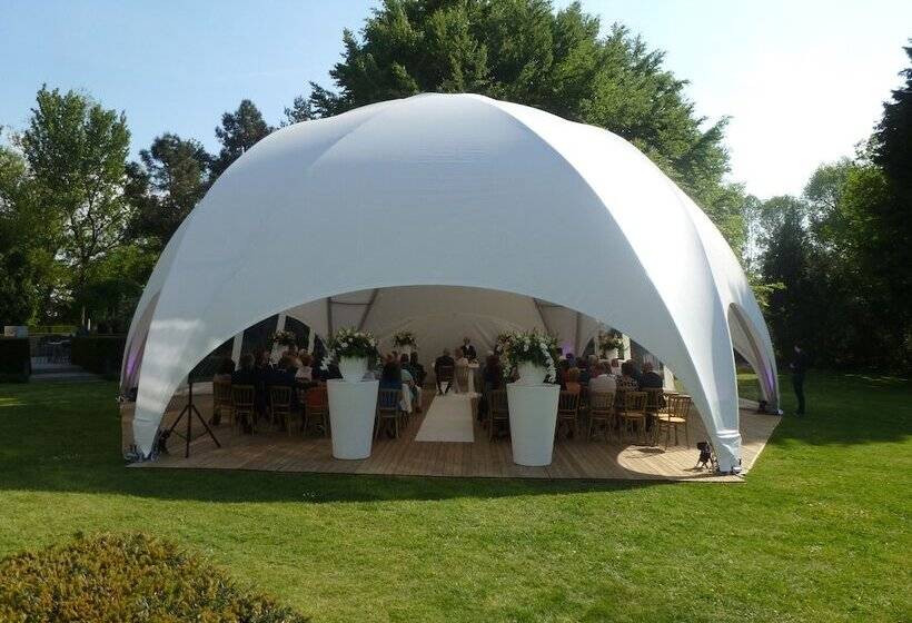 ホテル De Ruwenberg Den Bosch   Sint Michielsgestel