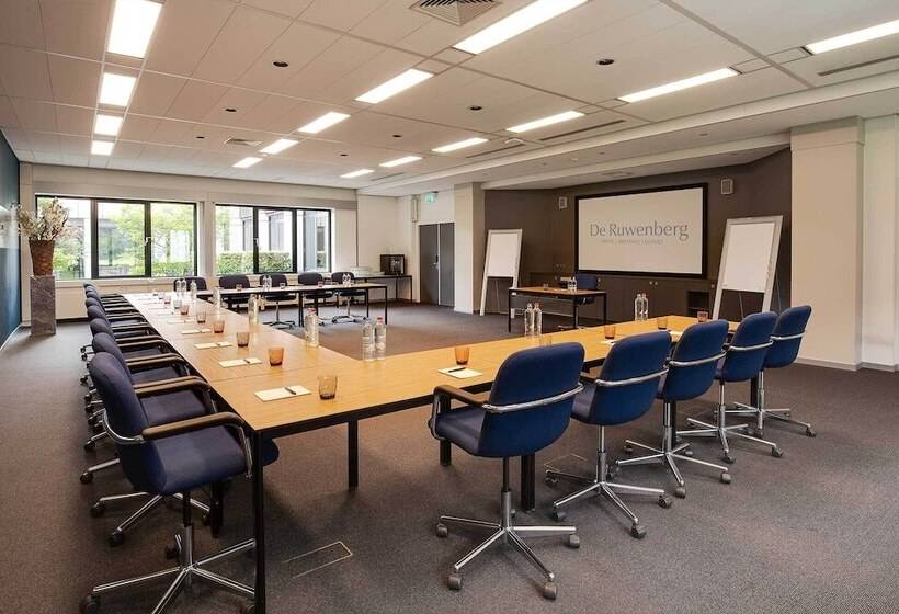 ホテル De Ruwenberg Den Bosch   Sint Michielsgestel