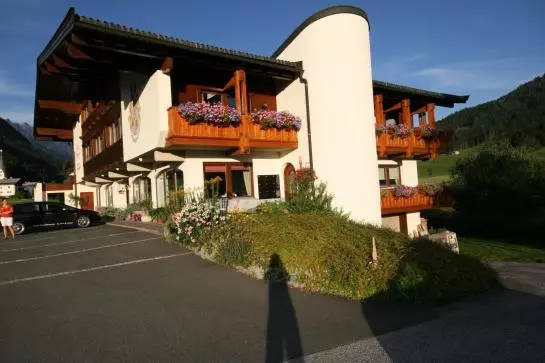 Отель Ferienwohnungen Hinterholzer