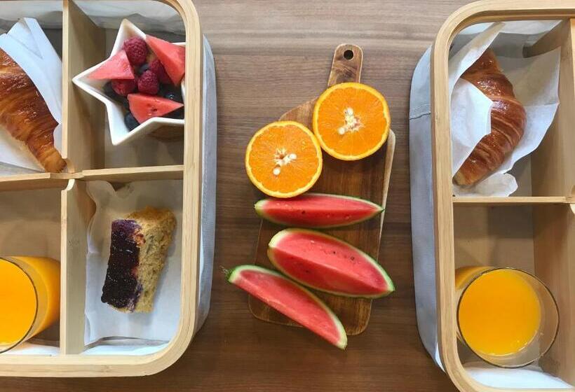 هتل Garelos Betanzos