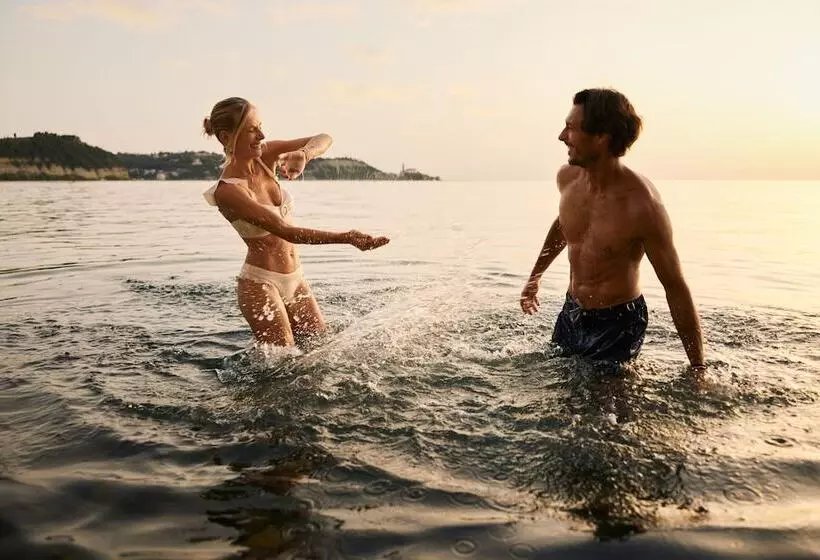 هتل Holiday Park Vile  Terme Krka