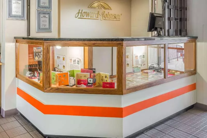 Отель Howard Johnson By Wyndham Tillsonburg