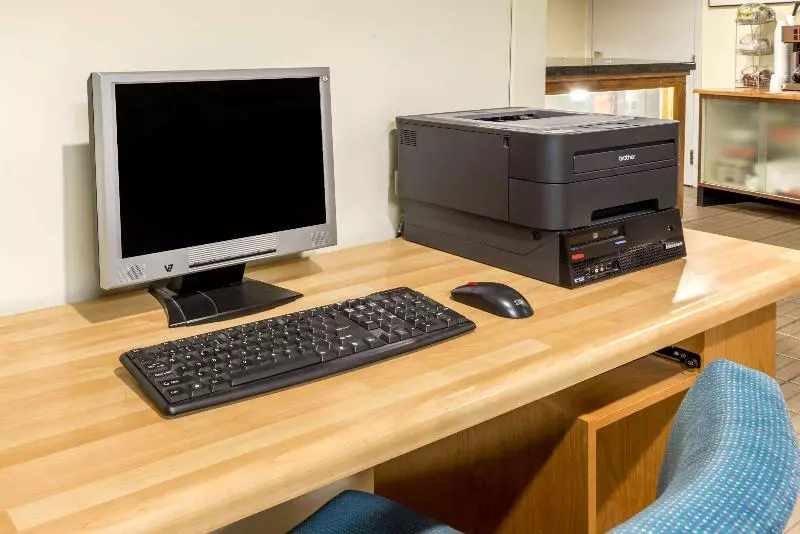 Отель Howard Johnson By Wyndham Tillsonburg