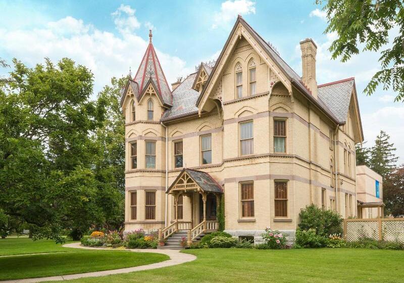 ホテル Howard Johnson By Wyndham Tillsonburg