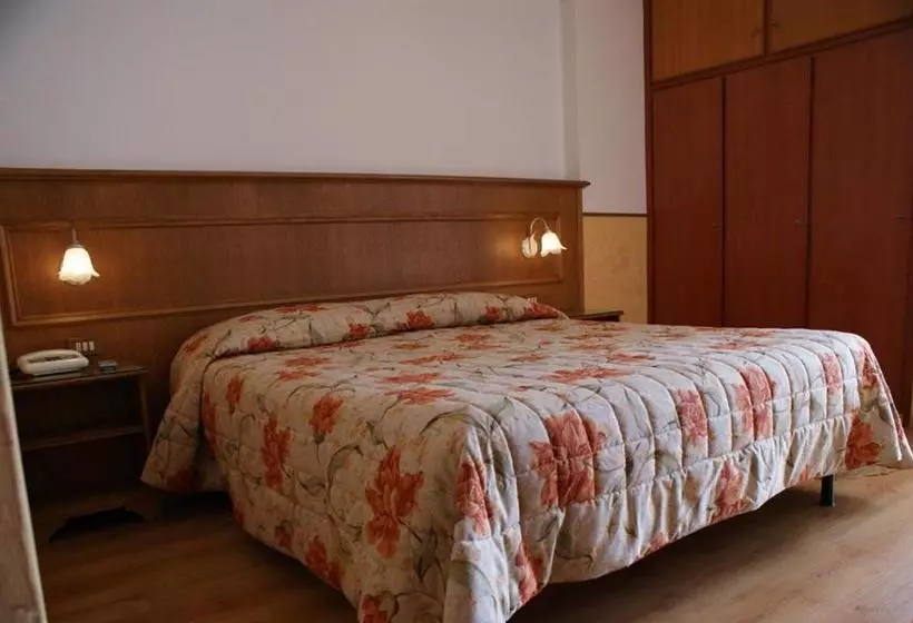 Отель Albergo Ristorante Il Cacciatore