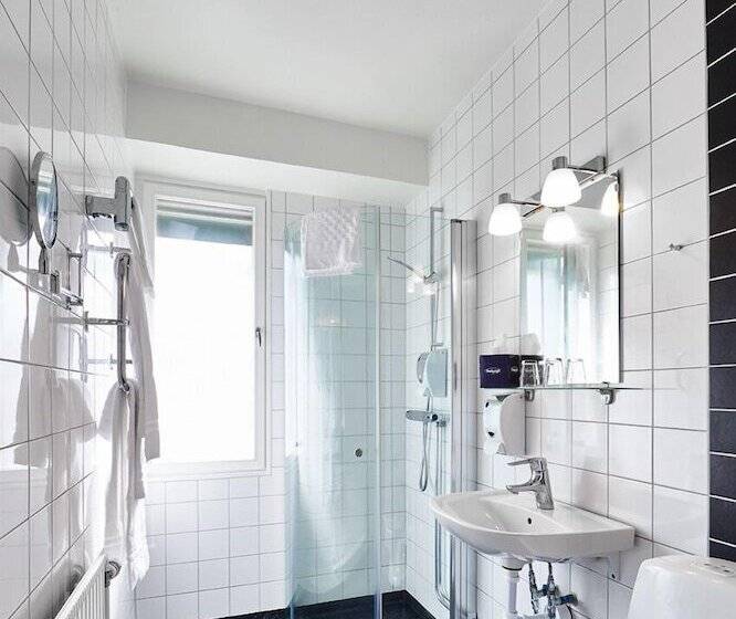 فندق L Västerås