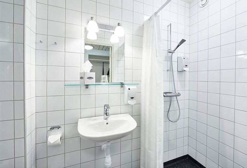 فندق L Västerås