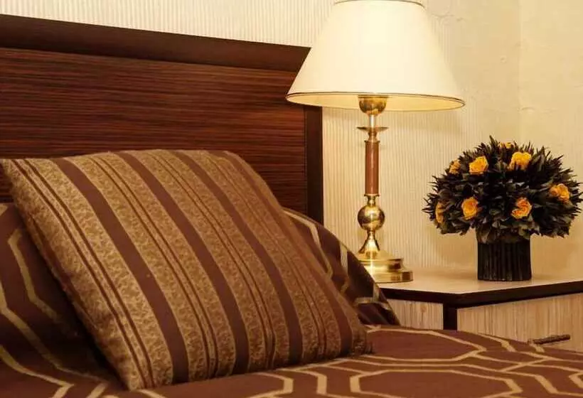 בית מלון כפרי Lecco Art