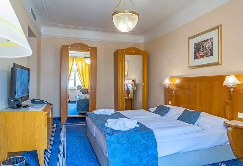 호텔 Three Lilies Inkl Aquaforum