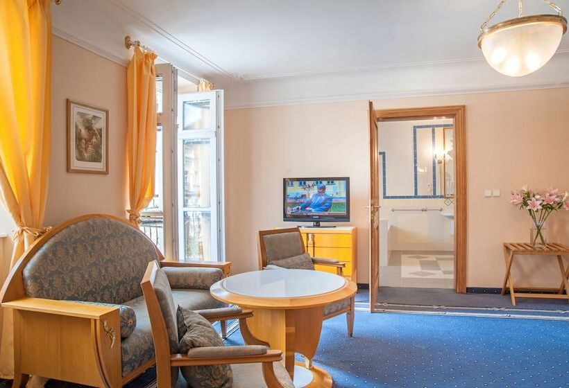 Отель Three Lilies Inkl Aquaforum