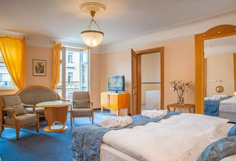 호텔 Three Lilies Inkl Aquaforum