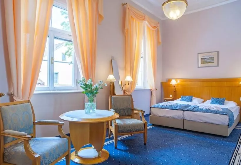 호텔 Three Lilies Inkl Aquaforum