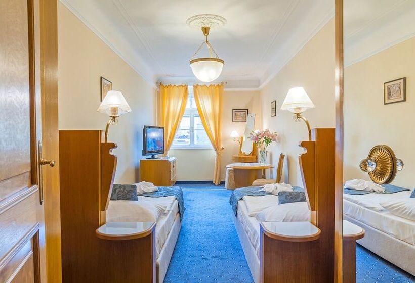 Отель Three Lilies Inkl Aquaforum