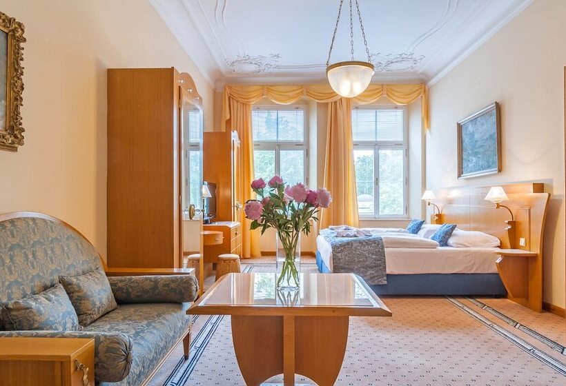 Отель Three Lilies Inkl Aquaforum