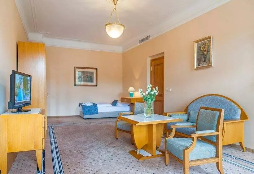 호텔 Three Lilies Inkl Aquaforum