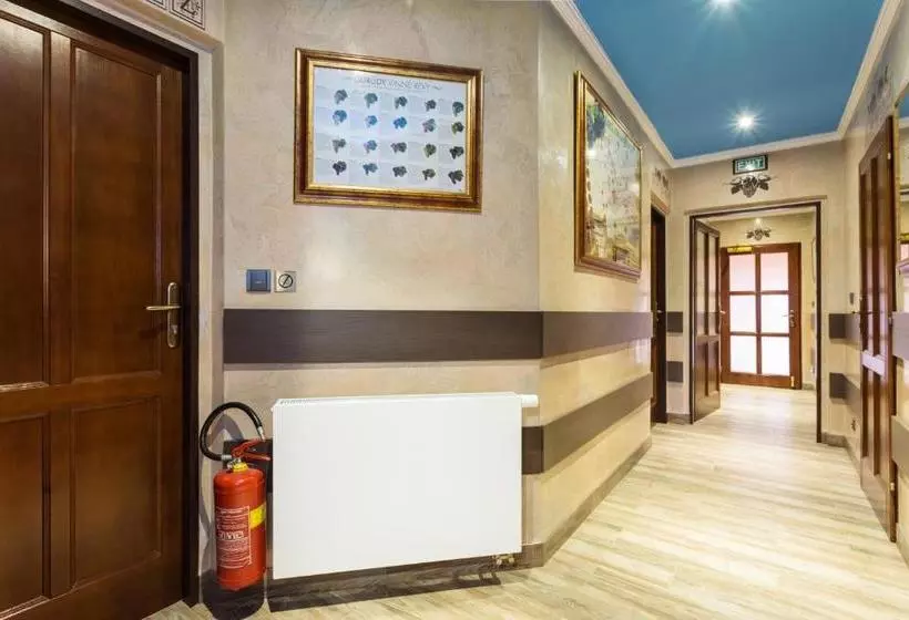 פנסיון Bunkr Karlštejn