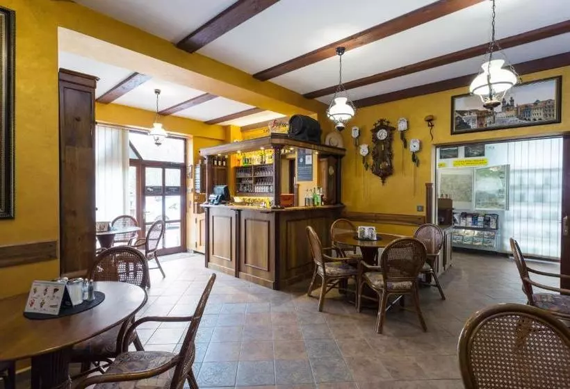 פנסיון Bunkr Karlštejn