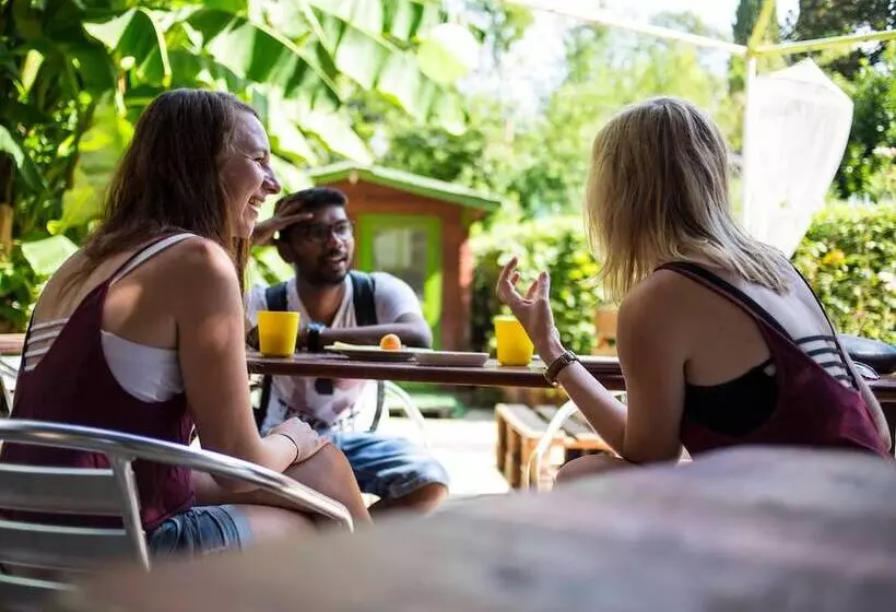 Wiki Hostel & Greenvillage