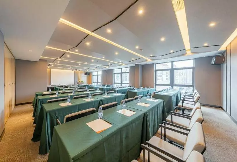 Atour Hotel Wuxi Huishan Wanda Plaza