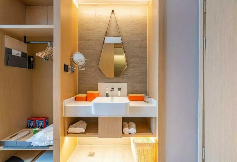 Atour Hotel Wuxi Huishan Wanda Plaza