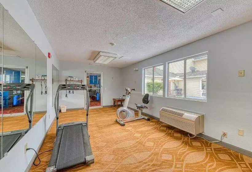 Hotelli American Inn & Suites