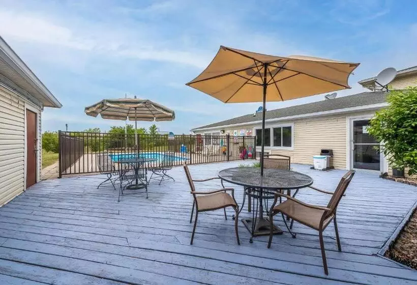 Hotelli American Inn & Suites