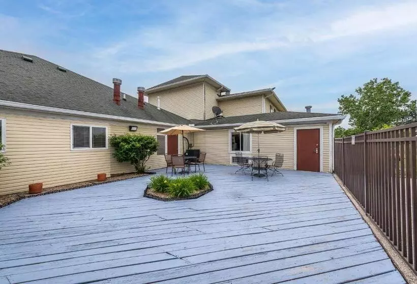 Hotelli American Inn & Suites